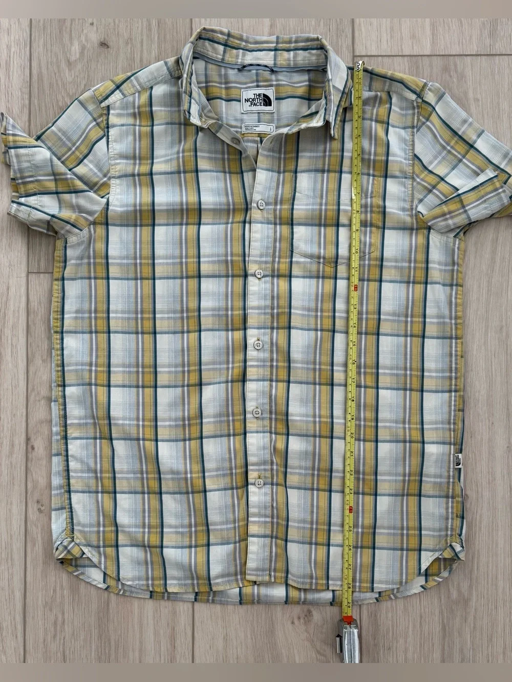 The North Face men’s plaid Large short sleeve button down camp shirt hiking EUC